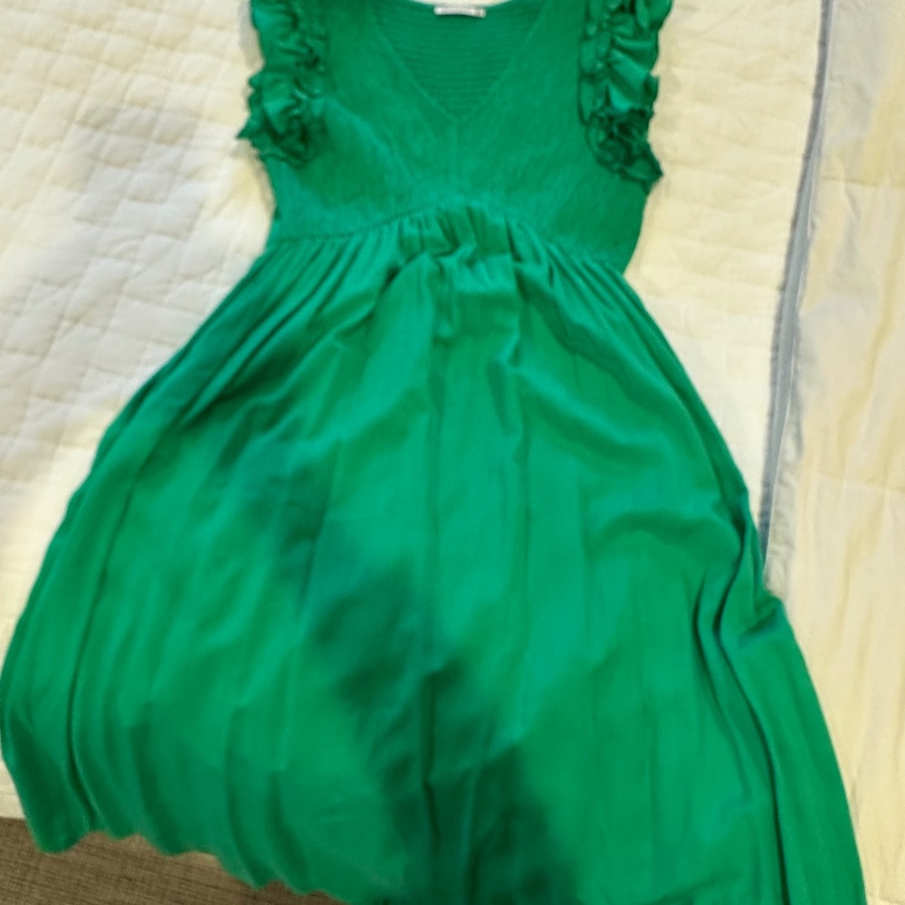 Women’s virbrant green maxi/midi dress, size M